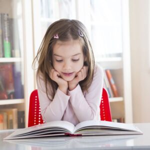 چگونه کودکان را به مطالعه علاقمند کنیم؟